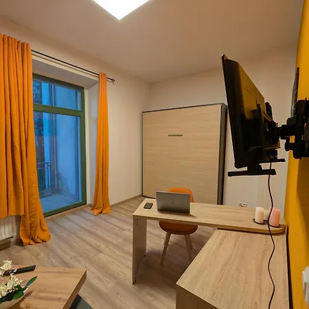 Helle Schlosschemnitz - New *